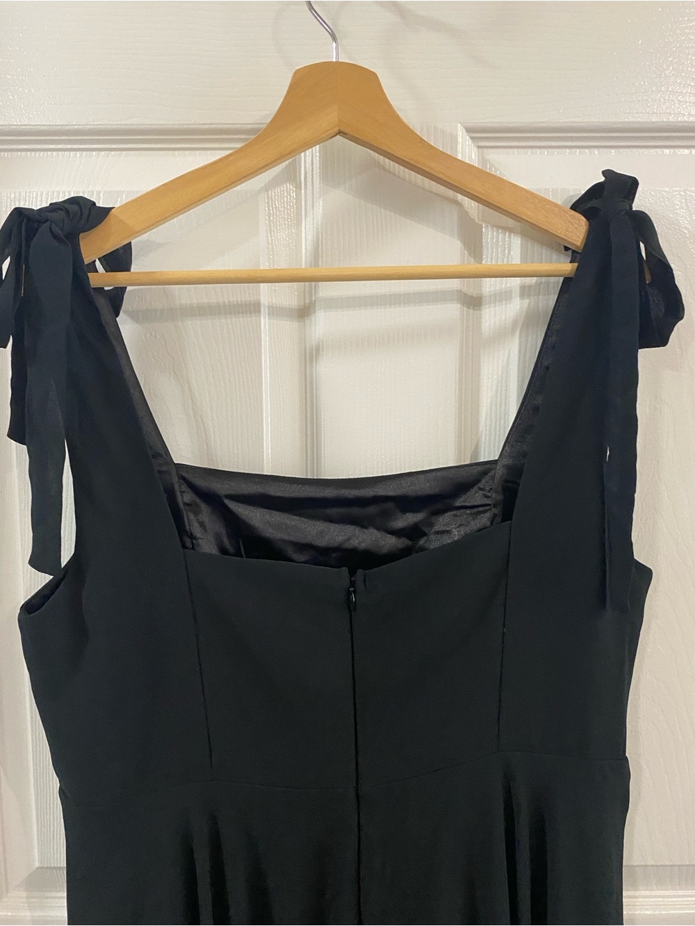 NWOT Lulu’s Love Me Forever Black-Tie Shoulder-Maxi Dress with Front Slit - Picture 5 of 8